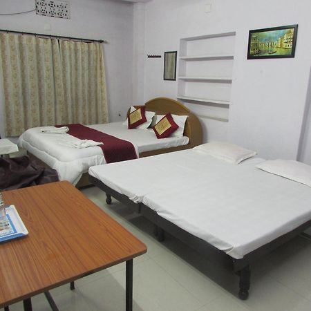 Ashish Guest House, Goverdhan Vilas ウダイプル エクステリア 写真