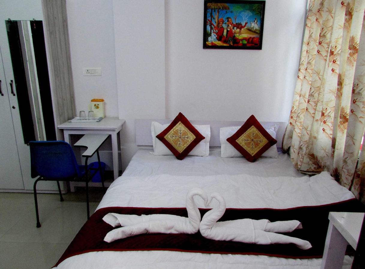 Ashish Guest House, Goverdhan Vilas ウダイプル エクステリア 写真