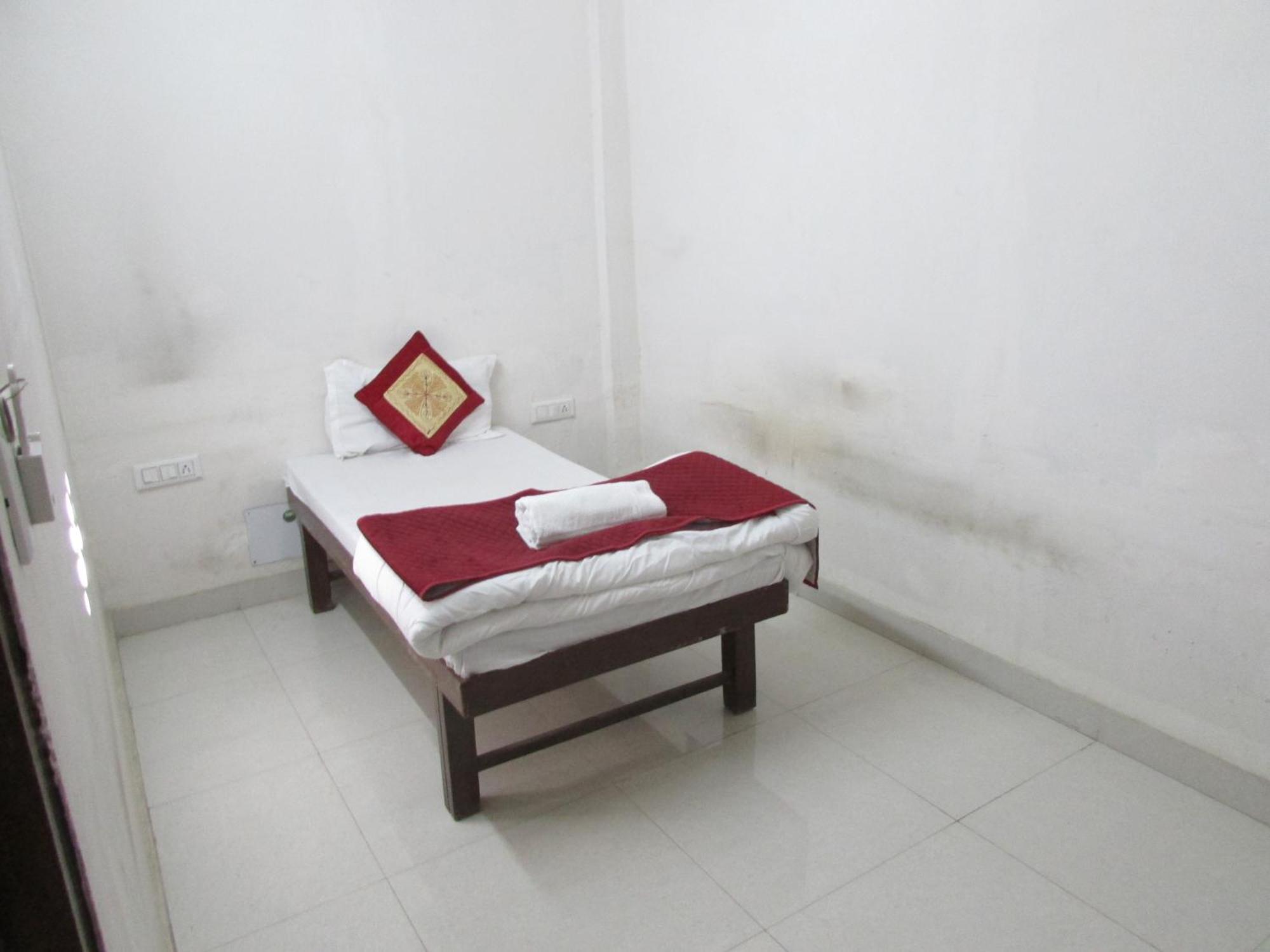 Ashish Guest House, Goverdhan Vilas ウダイプル エクステリア 写真