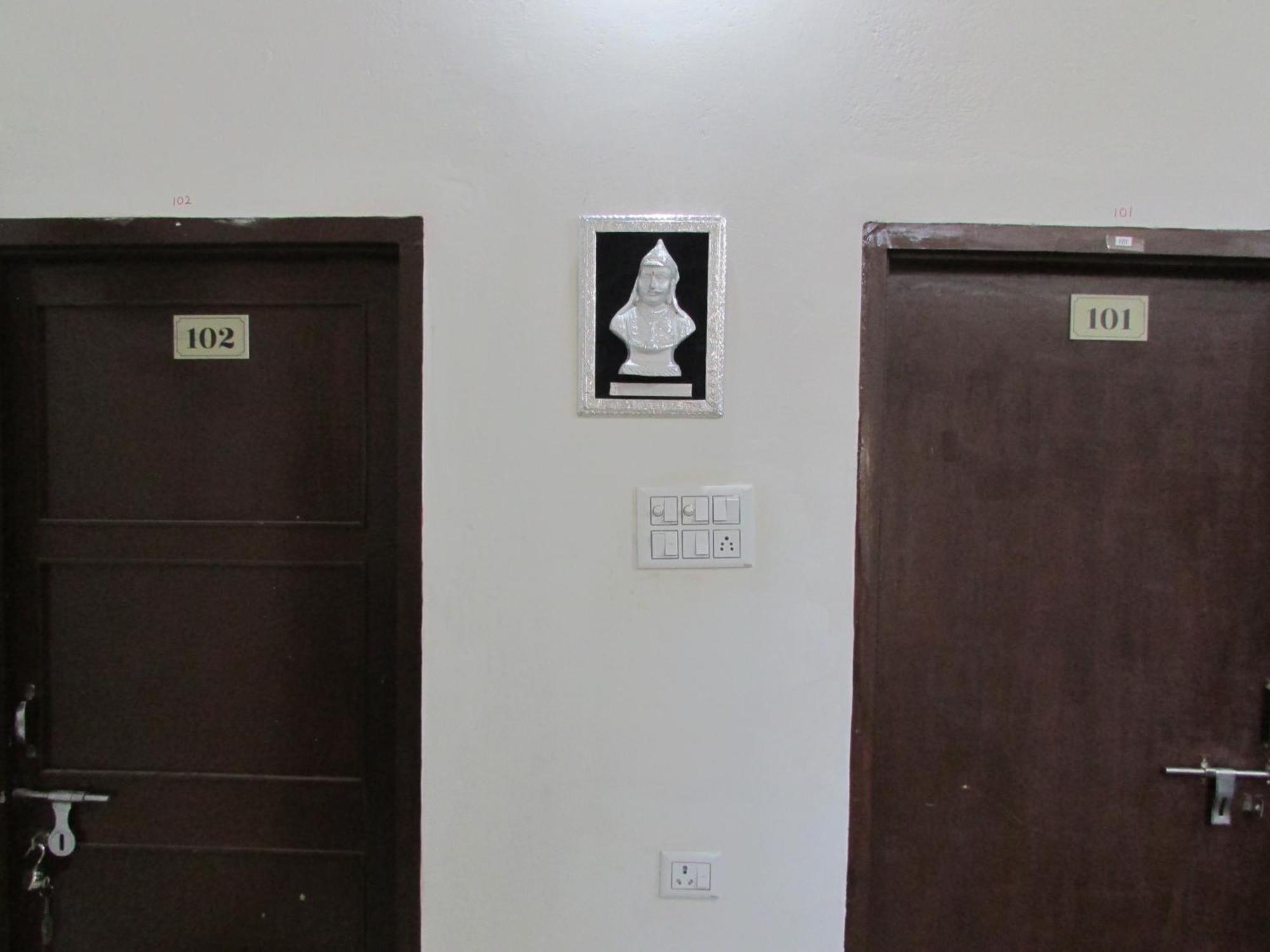 Ashish Guest House, Goverdhan Vilas ウダイプル エクステリア 写真