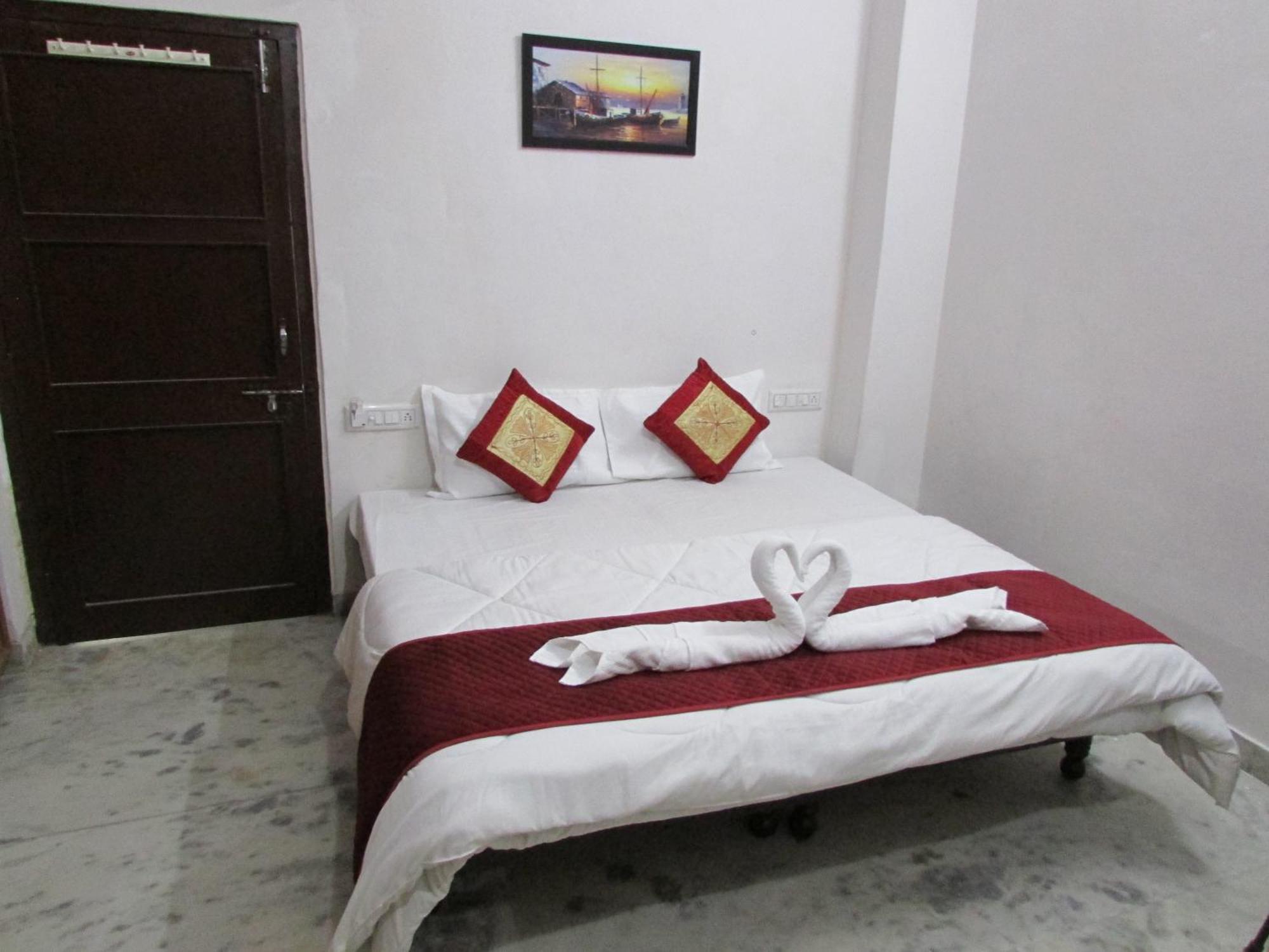 Ashish Guest House, Goverdhan Vilas ウダイプル エクステリア 写真