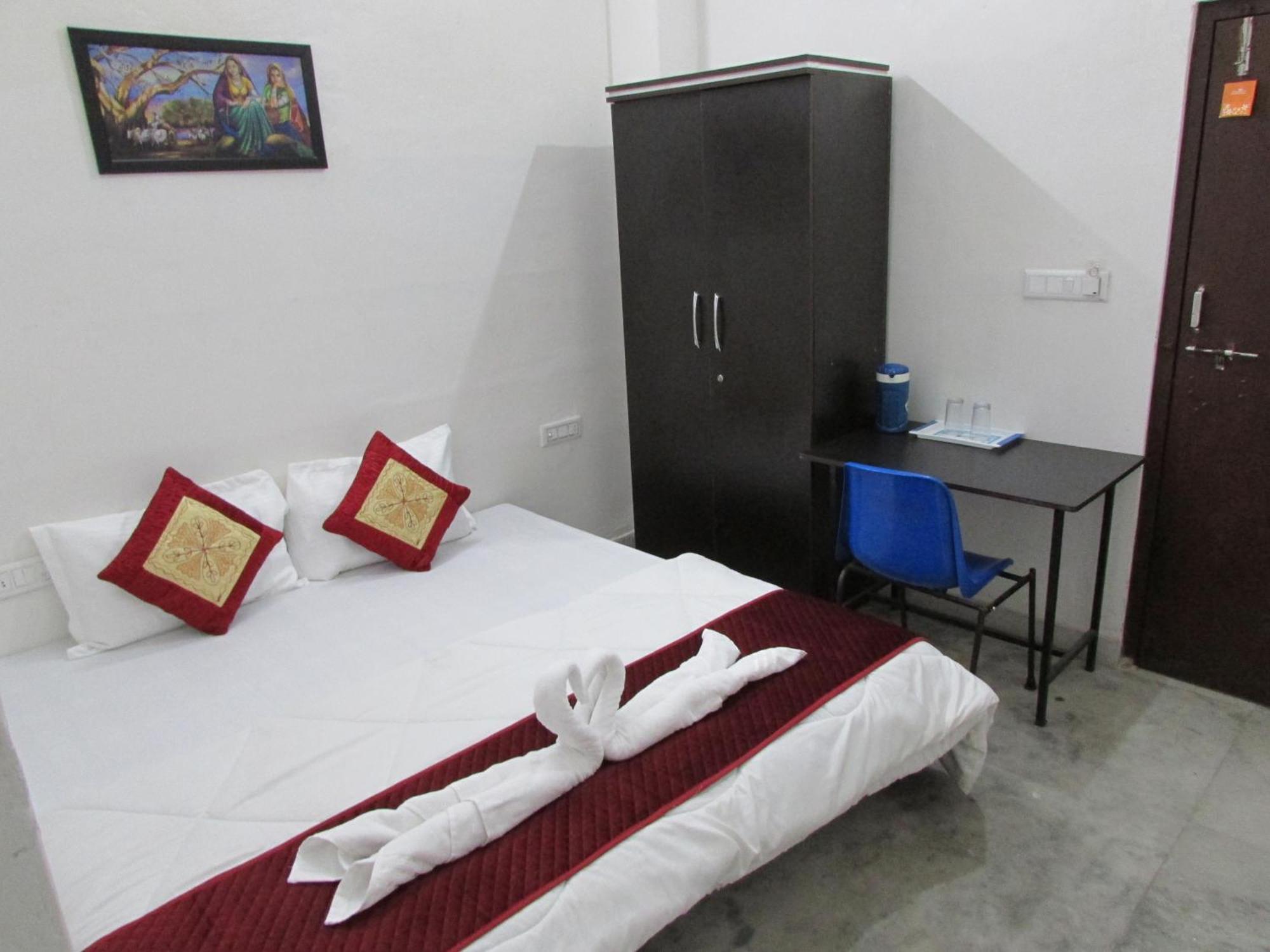 Ashish Guest House, Goverdhan Vilas ウダイプル エクステリア 写真